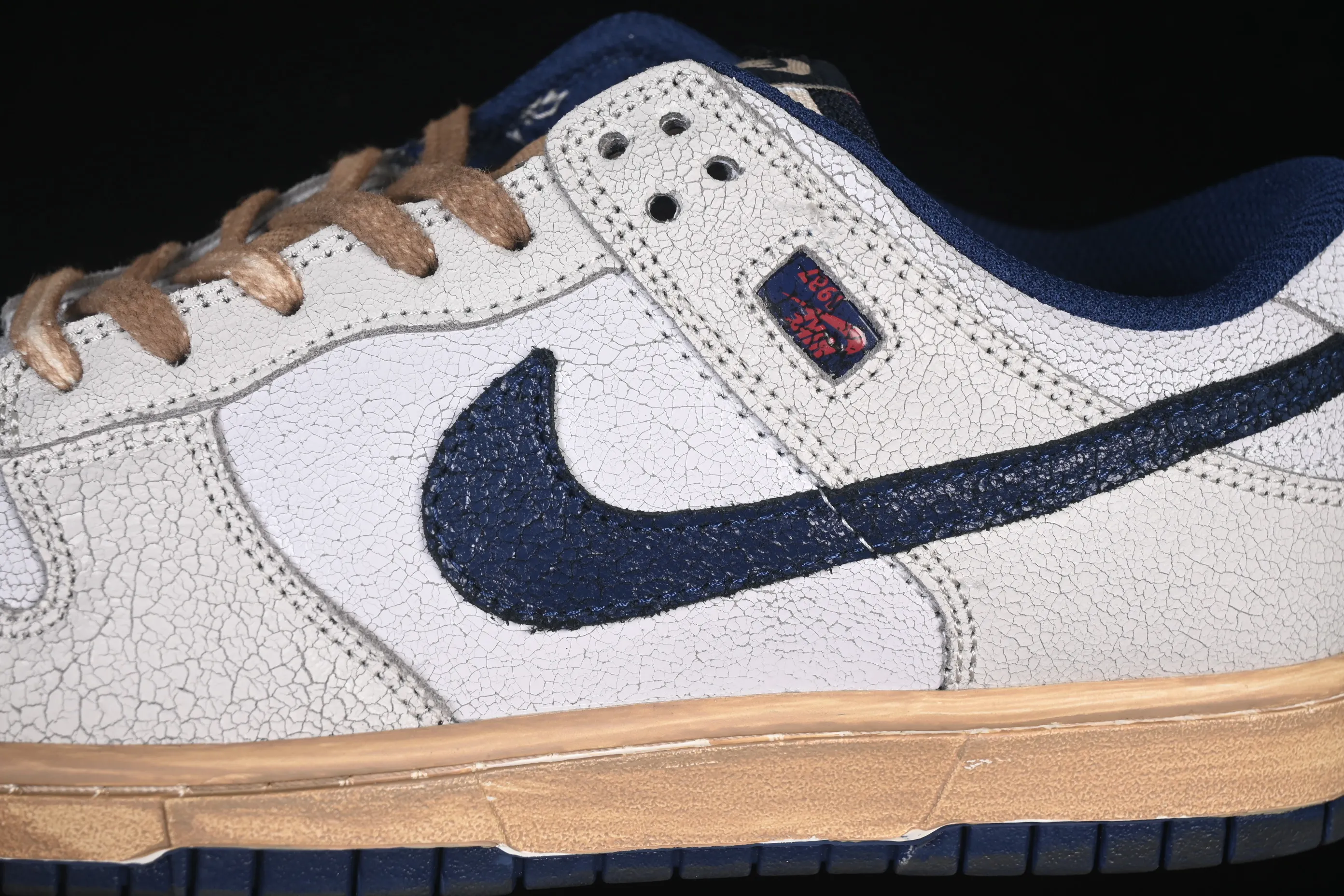 All categories Nk SB Dunk Series Nk SB Dunk Low High-end customized low-top sneakers J version Stranger Things x Nike SB Dunk Low Stranger Things SB low-top casual sneakers IH6766-001